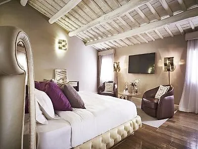 The Hotel Rom